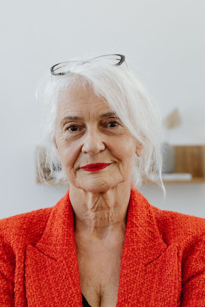 Dr. Olivia Hartmann